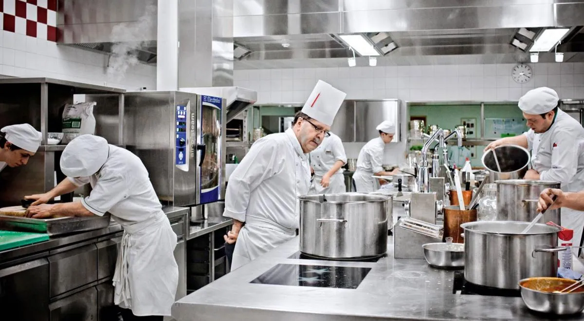 Thực phẩm & Đồ uống (F&B)