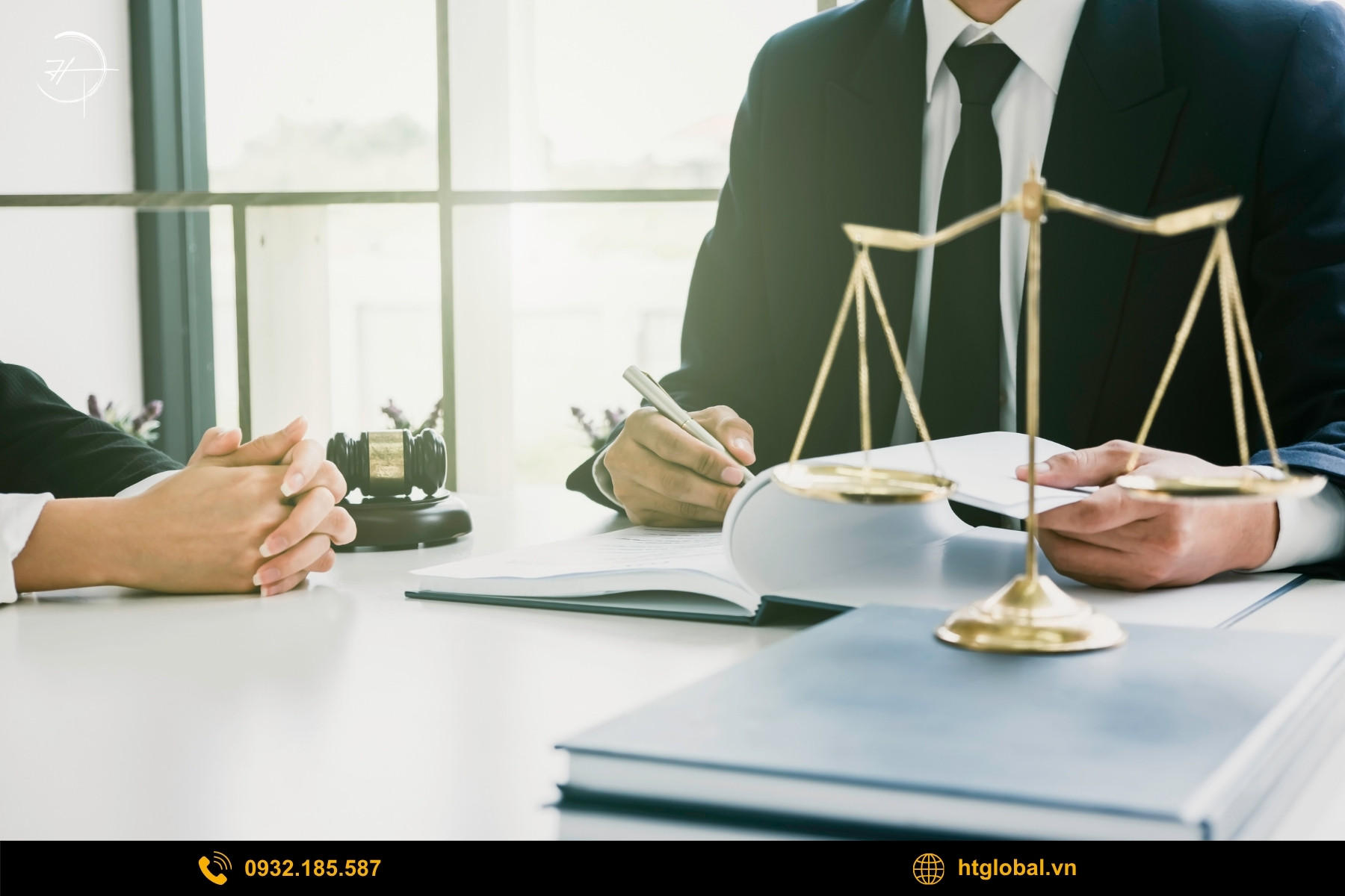 Vì sao nên chọn dịch vụ đăng ký giấy phép kinh doanh vận tải + phù hiệu tại HT | 弘信?
