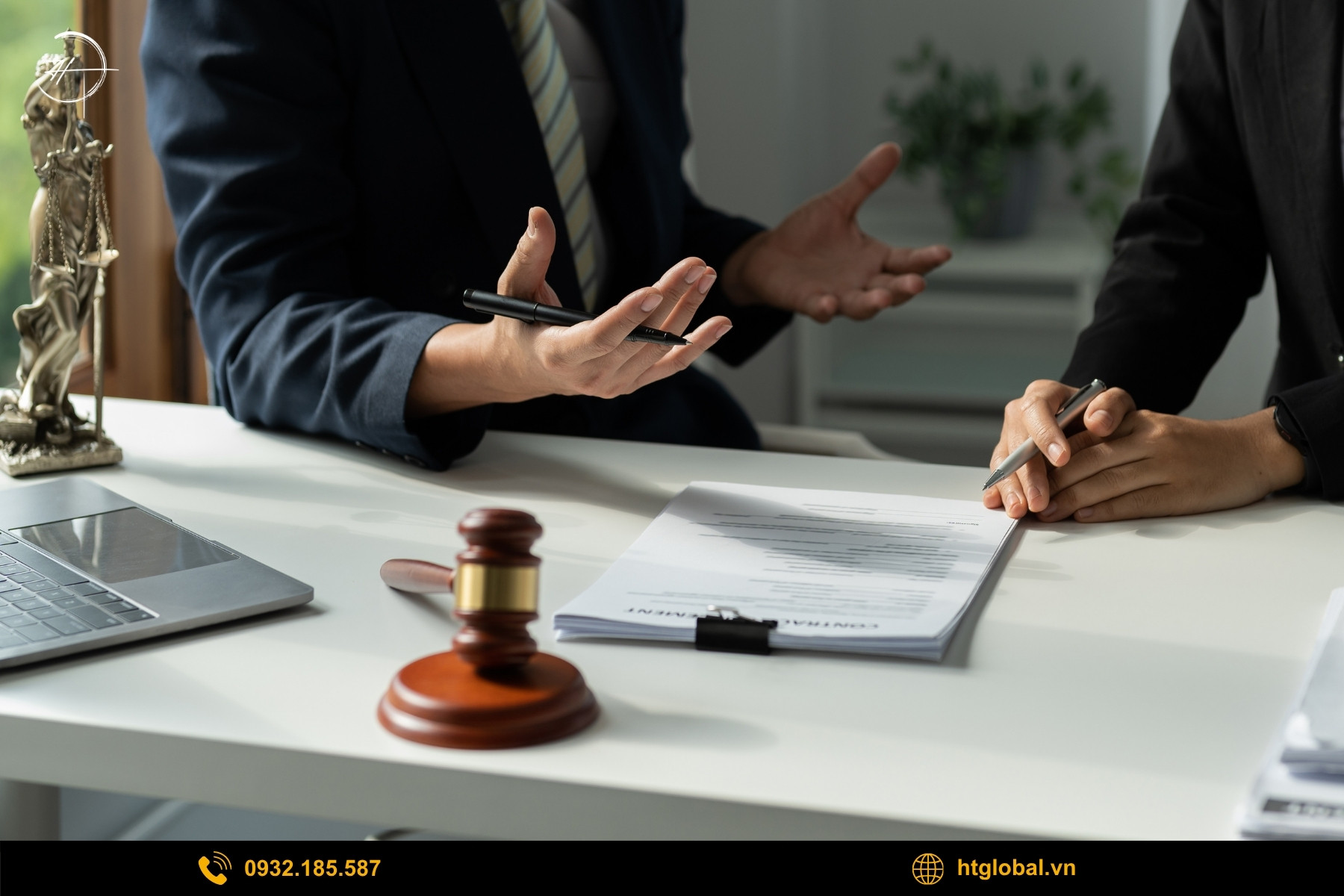 Vì sao nên chọn dịch vụ tư vấn thủ tục giấy phép lao động tại HT | 弘信?