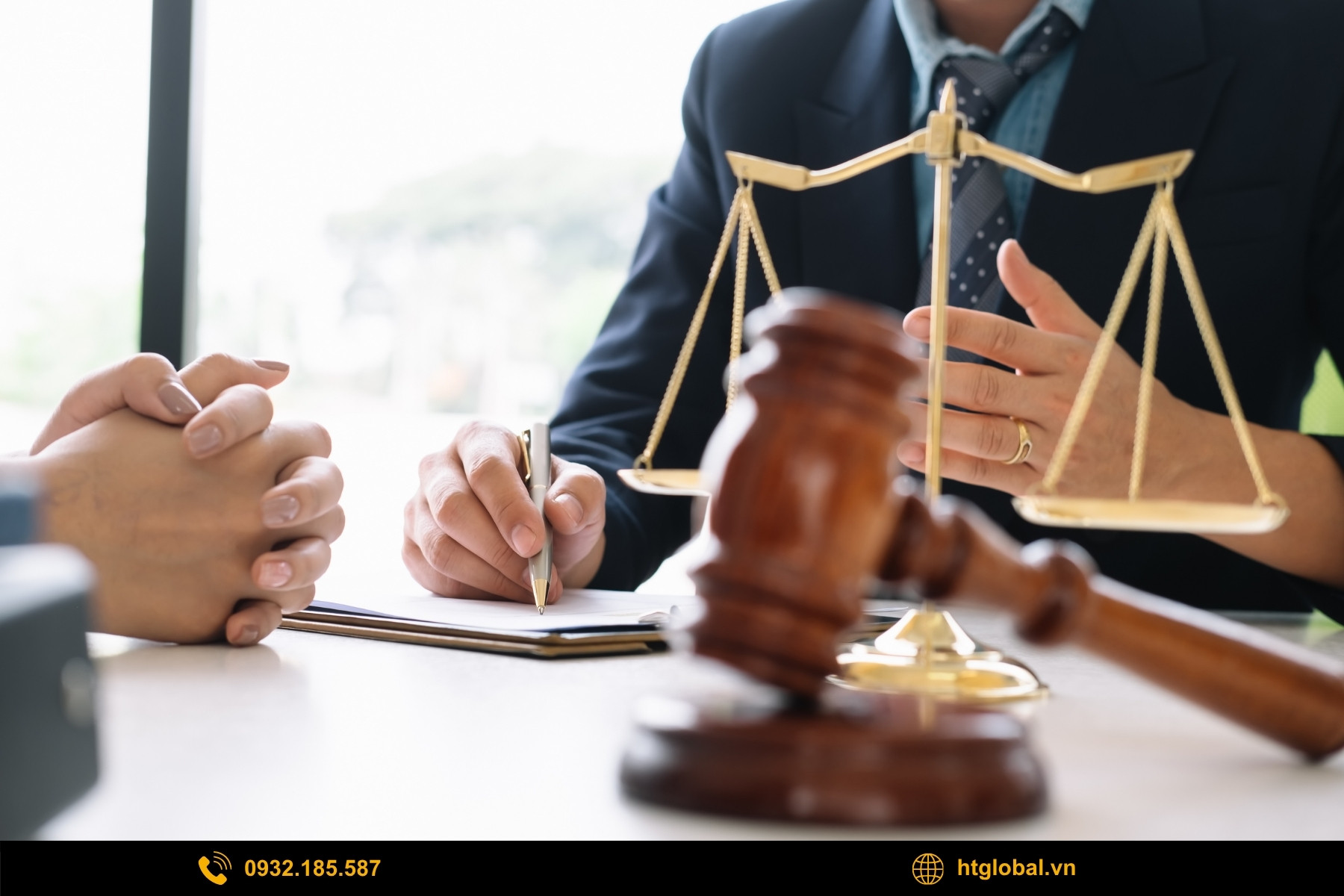 Vì sao nên chọn HT | 弘信 cho dịch vụ thông quan hàng hóa?